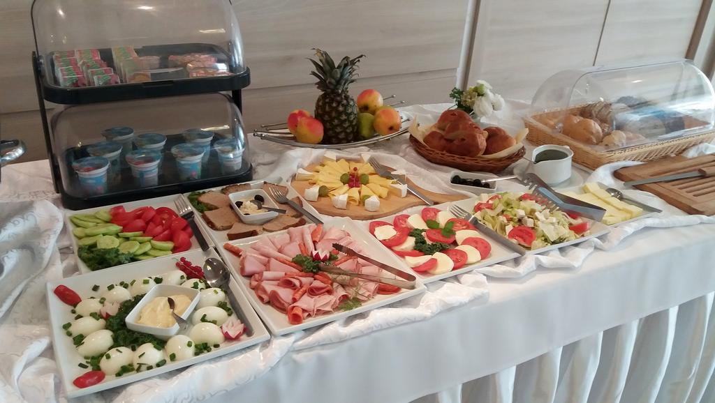 Hotel Ajax Janki Dış mekan fotoğraf