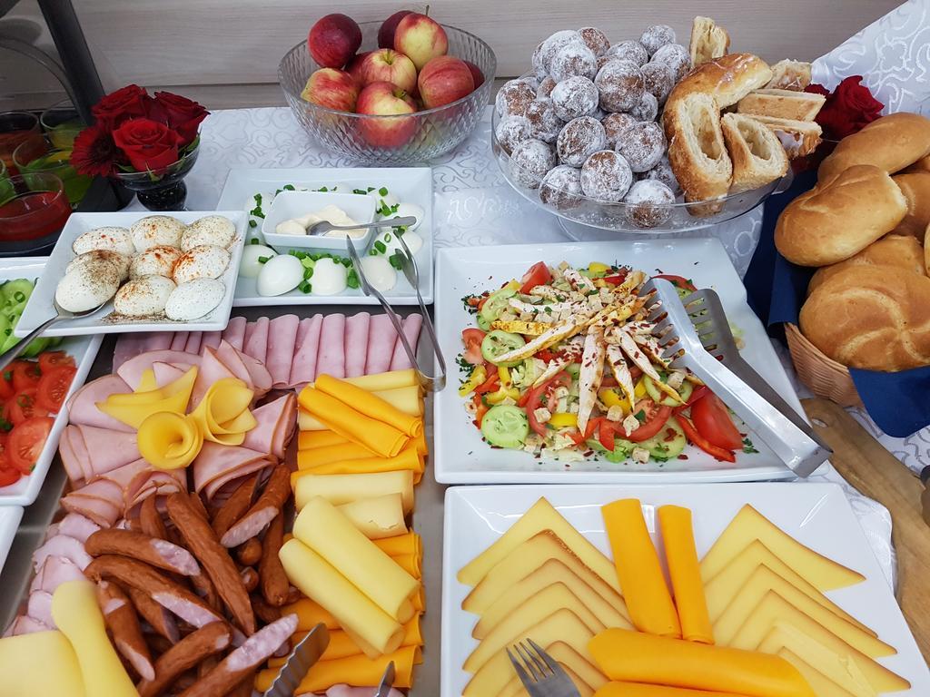 Hotel Ajax Janki Dış mekan fotoğraf